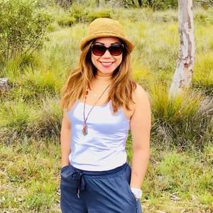 Meet your Posher, Aida